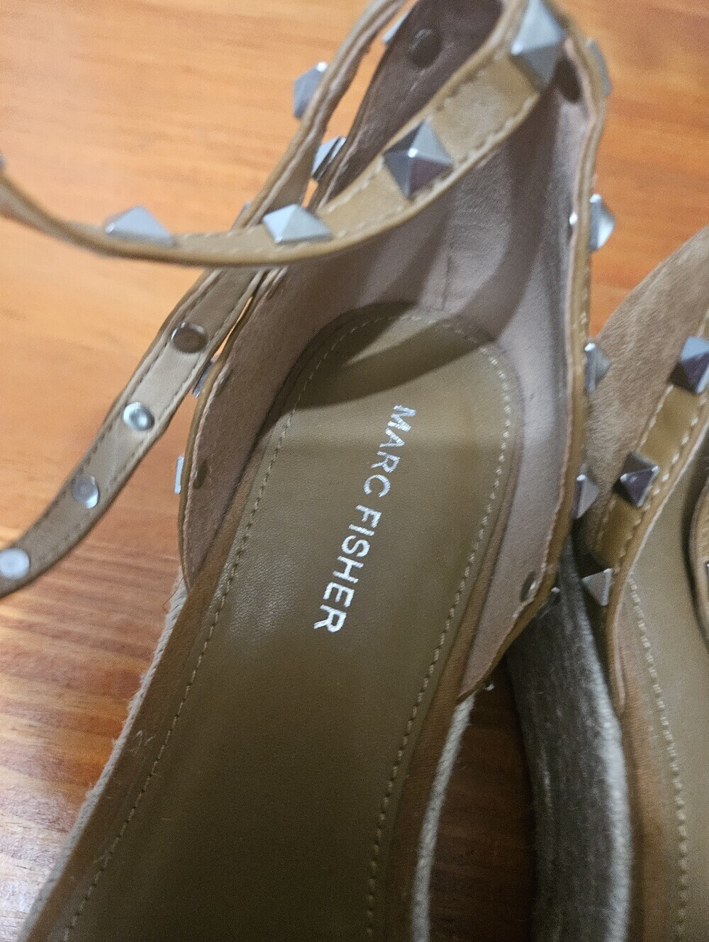 Marc Fisher Jazlyn Espadrille Wedge Sandal Brown Studded Ankle Leather Strap 9.5 - Picture 2 of 6